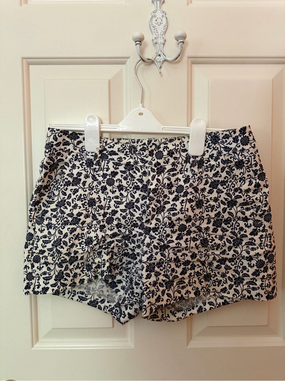 LEVEL 99 Floral Print Navy & White Women's Shorts